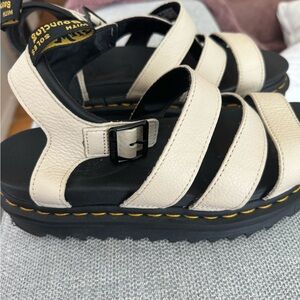 Dr. Martens Blaire Platform Sandal - Women's- Beige. Size 8 (EU 39)